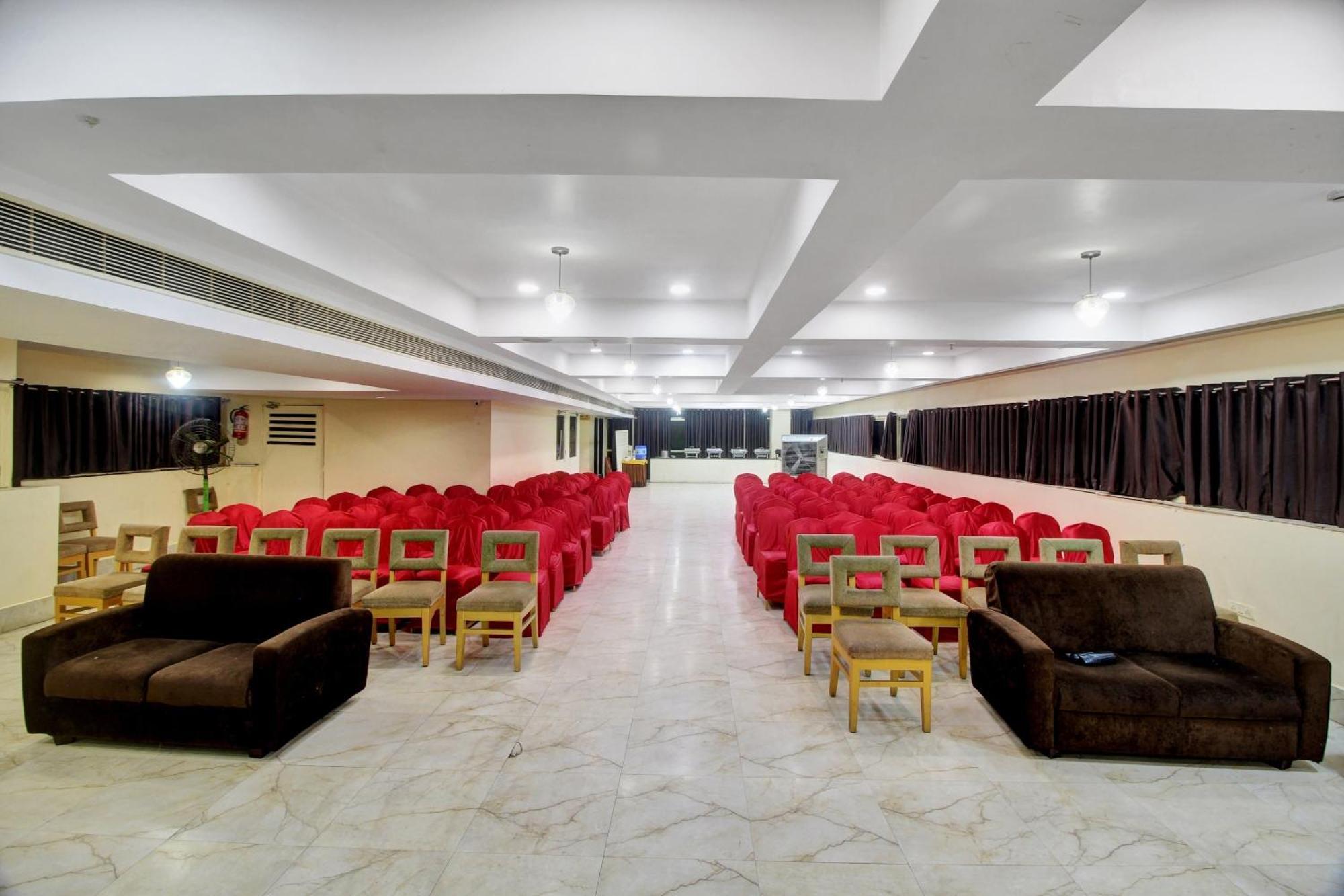 Townhouse The Grand Plaza Hotel Hyderabad Exterior photo
