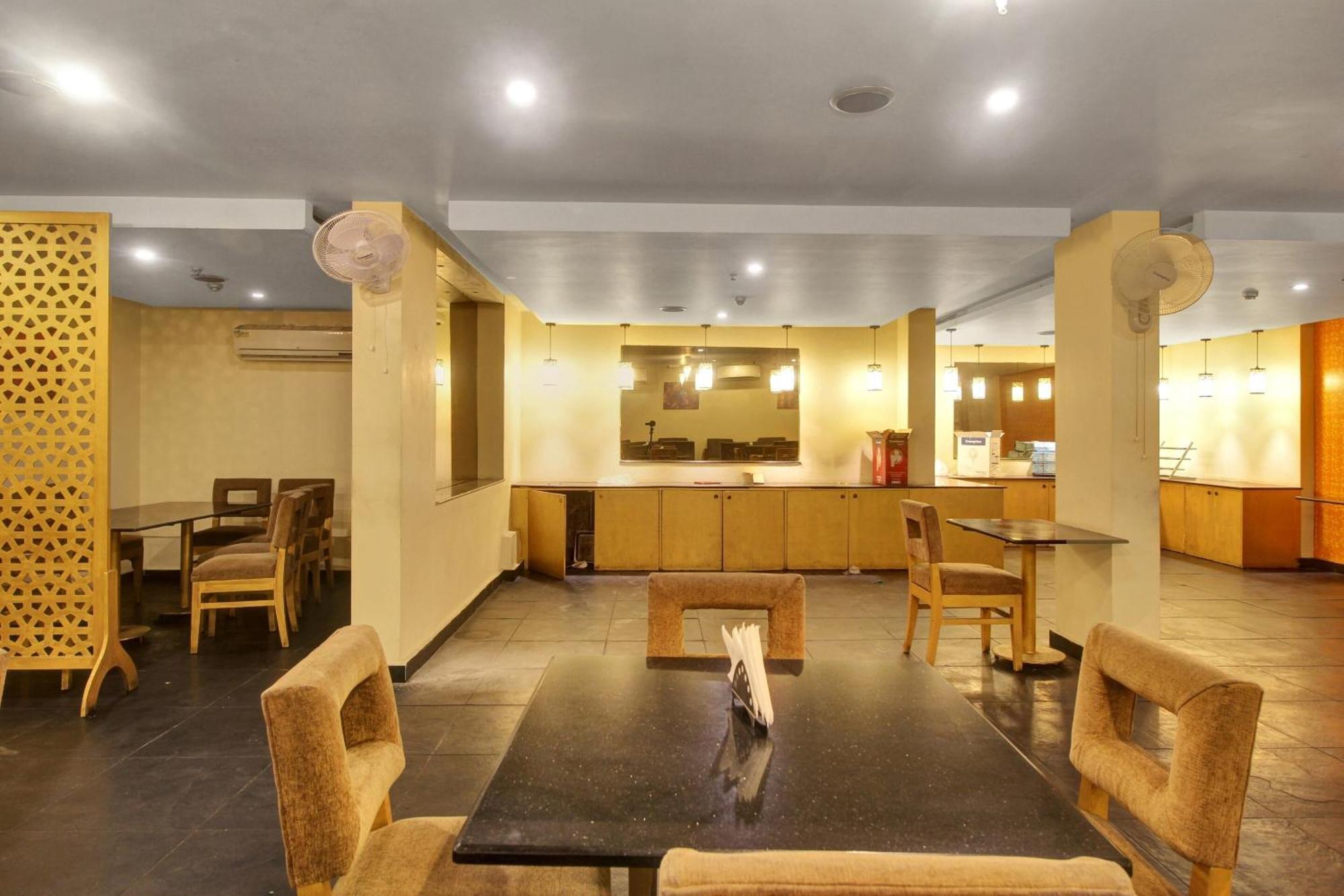 Townhouse The Grand Plaza Hotel Hyderabad Exterior photo